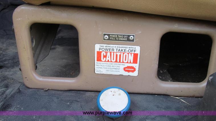 image for item G2038 1999 GMC C7500 bucket/tree trimming truck