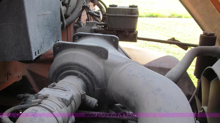 image for item G2038 1999 GMC C7500 bucket/tree trimming truck