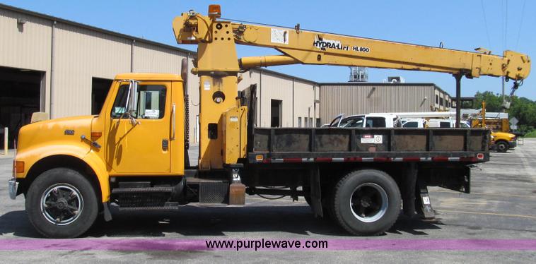 image for item G2047 1996 International 4900 crane truck