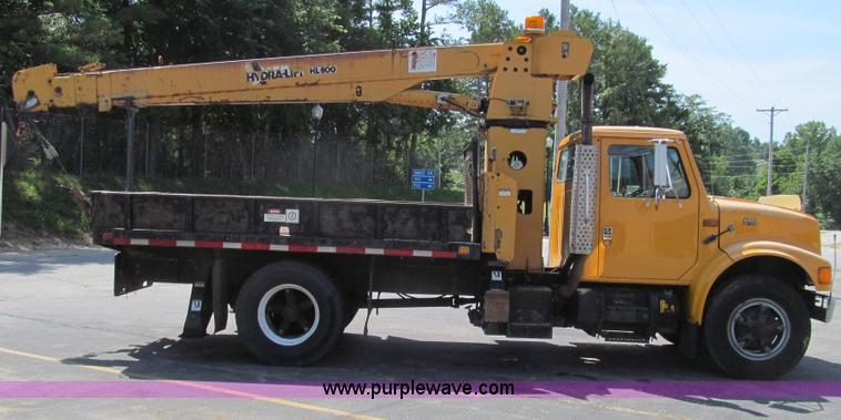 image for item G2047 1996 International 4900 crane truck