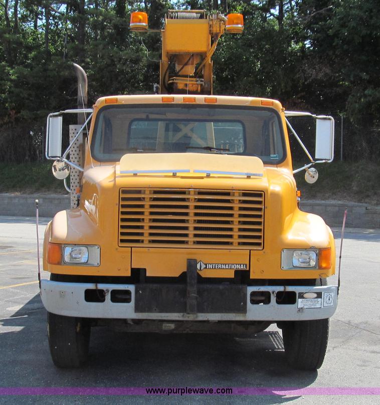 image for item G2047 1996 International 4900 crane truck