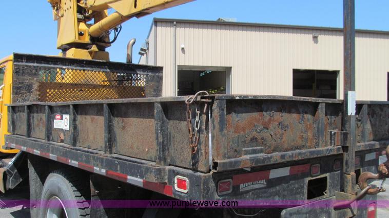 image for item G2047 1996 International 4900 crane truck