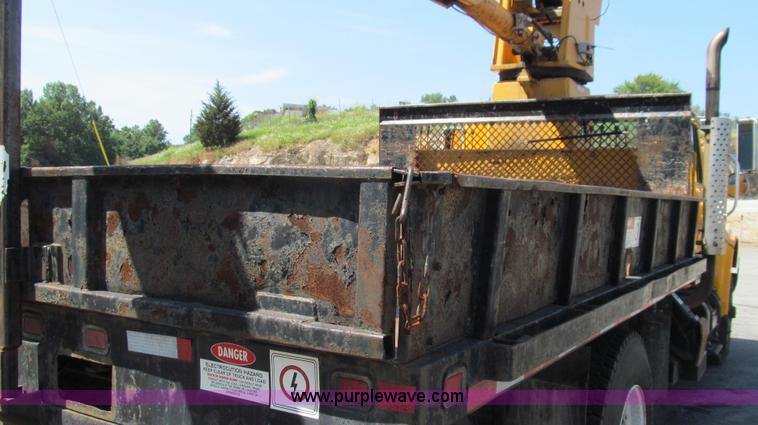image for item G2047 1996 International 4900 crane truck