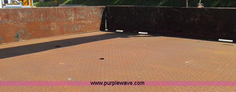 image for item G2047 1996 International 4900 crane truck