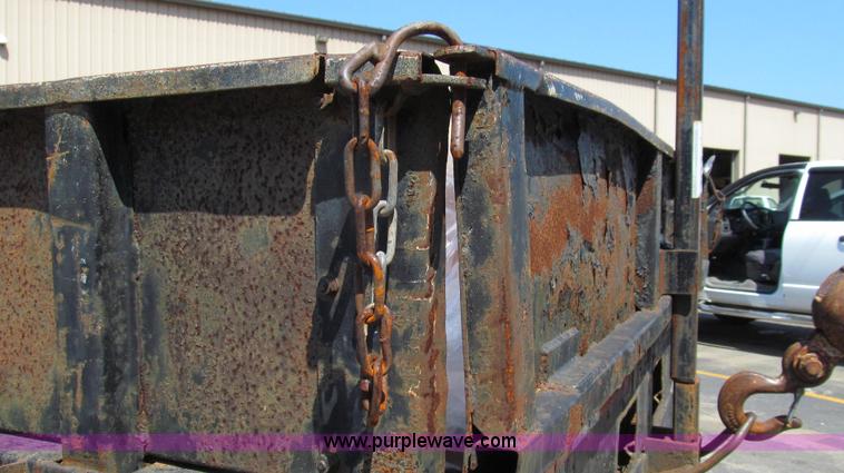 image for item G2047 1996 International 4900 crane truck