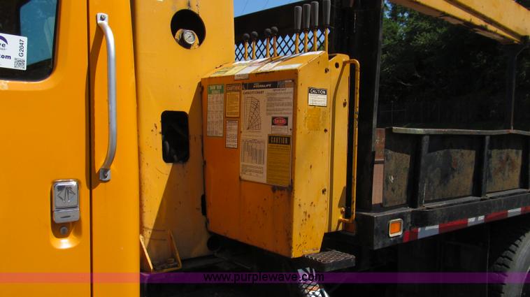 image for item G2047 1996 International 4900 crane truck