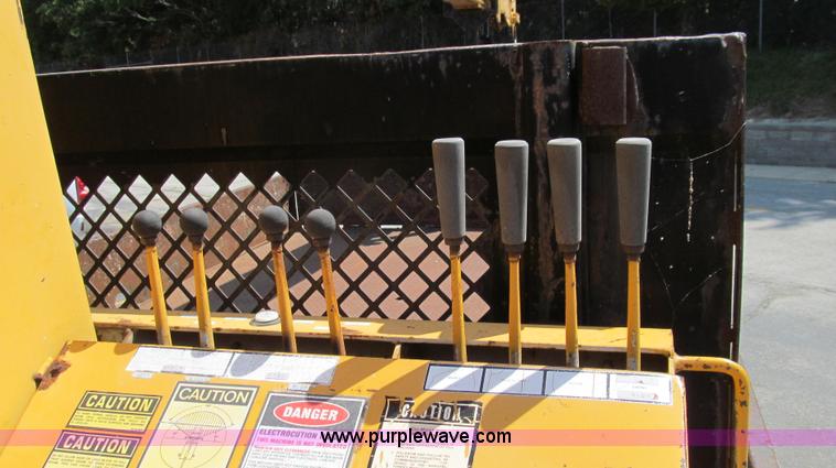 image for item G2047 1996 International 4900 crane truck