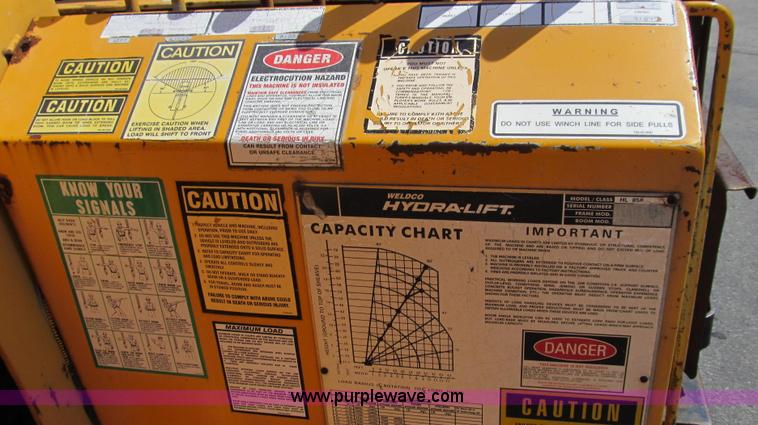 image for item G2047 1996 International 4900 crane truck