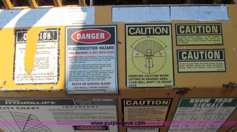 image for item G2047 1996 International 4900 crane truck