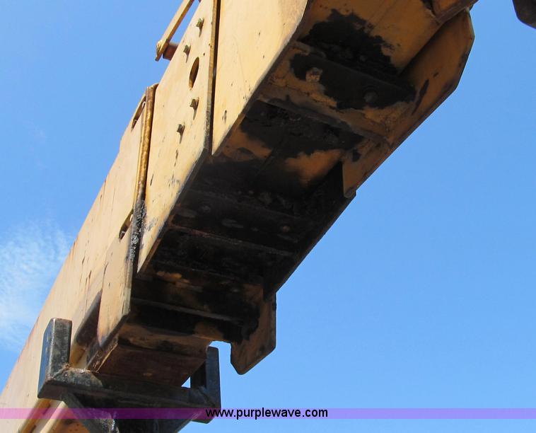 image for item G2047 1996 International 4900 crane truck
