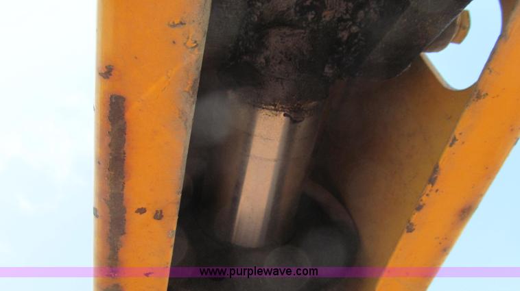 image for item G2047 1996 International 4900 crane truck