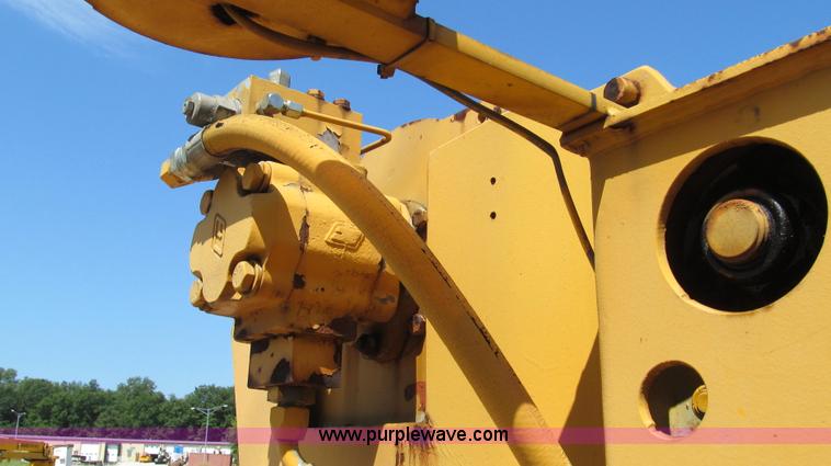 image for item G2047 1996 International 4900 crane truck