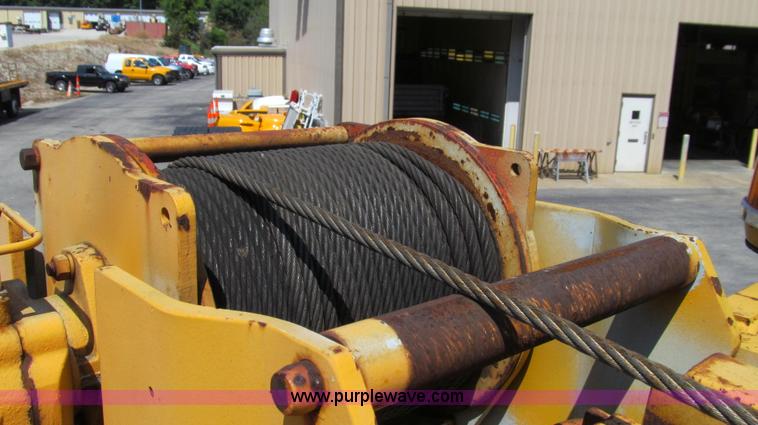 image for item G2047 1996 International 4900 crane truck