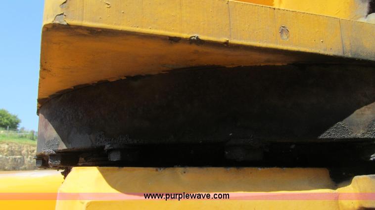 image for item G2047 1996 International 4900 crane truck