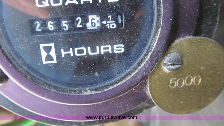 image for item G2047 1996 International 4900 crane truck