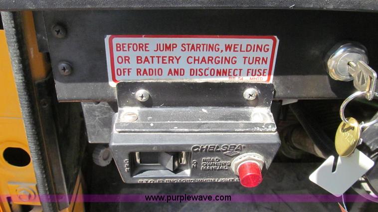 image for item G2047 1996 International 4900 crane truck