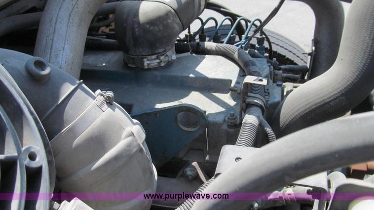 image for item G2047 1996 International 4900 crane truck