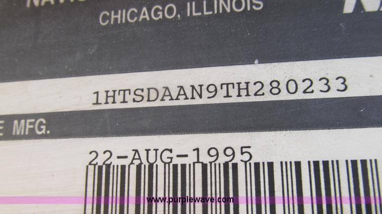 image for item G2047 1996 International 4900 crane truck