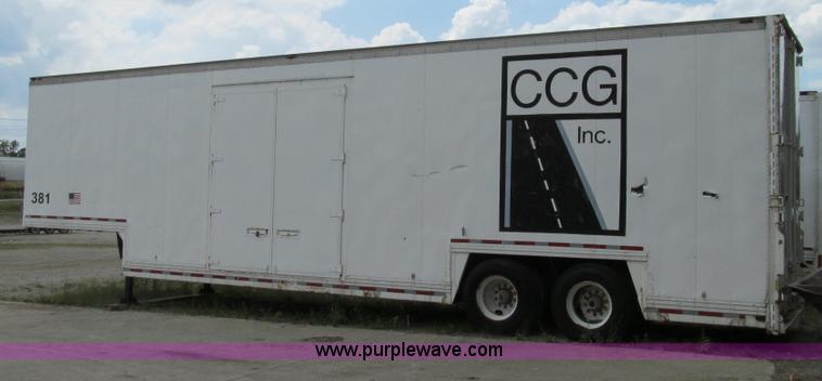 image for item G2048 1982 Kentucky dry van trailer