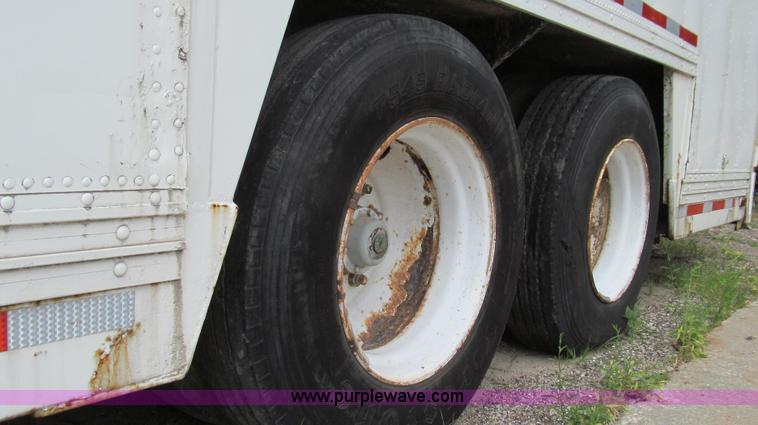 image for item G2048 1982 Kentucky dry van trailer