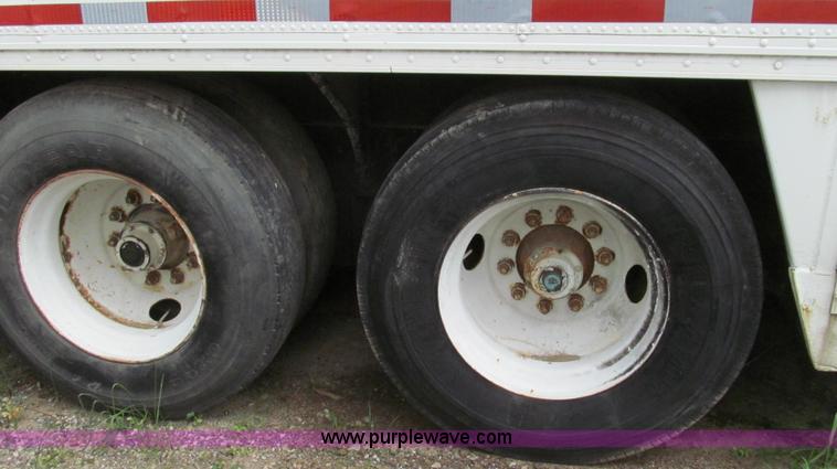 image for item G2048 1982 Kentucky dry van trailer