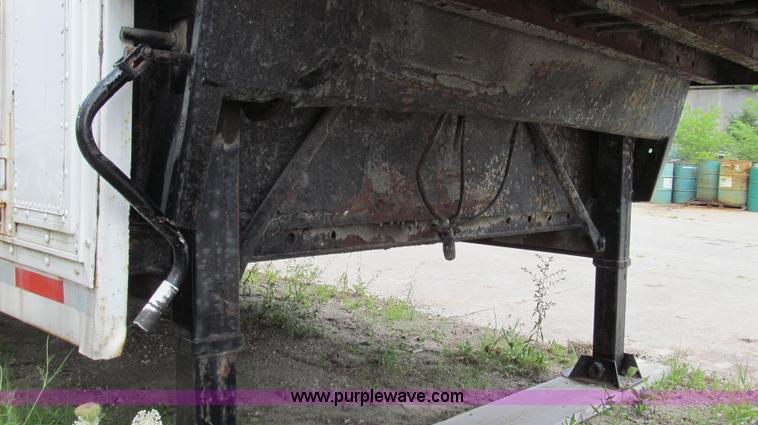 image for item G2048 1982 Kentucky dry van trailer