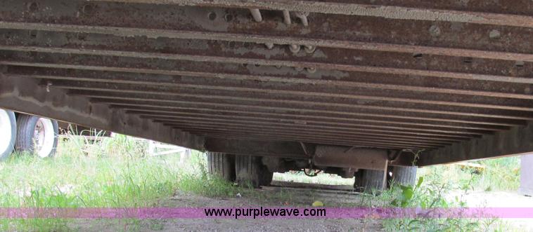 image for item G2048 1982 Kentucky dry van trailer