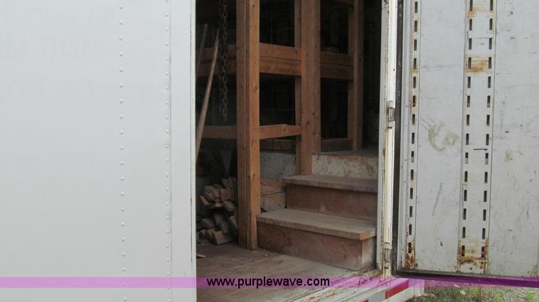 image for item G2048 1982 Kentucky dry van trailer