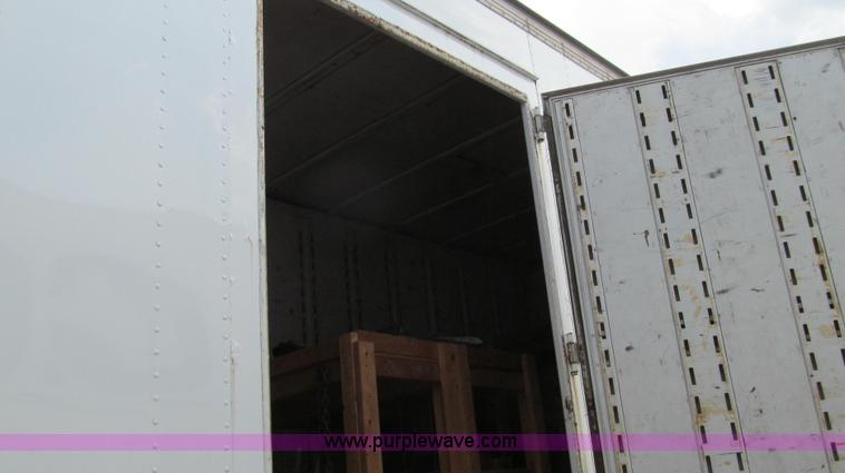 image for item G2048 1982 Kentucky dry van trailer