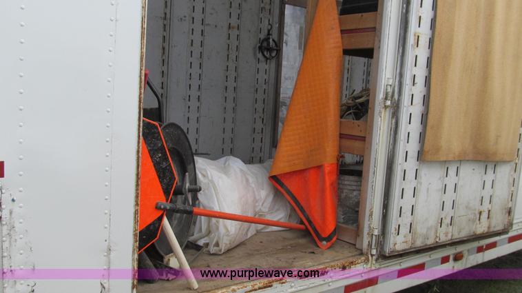 image for item G2048 1982 Kentucky dry van trailer