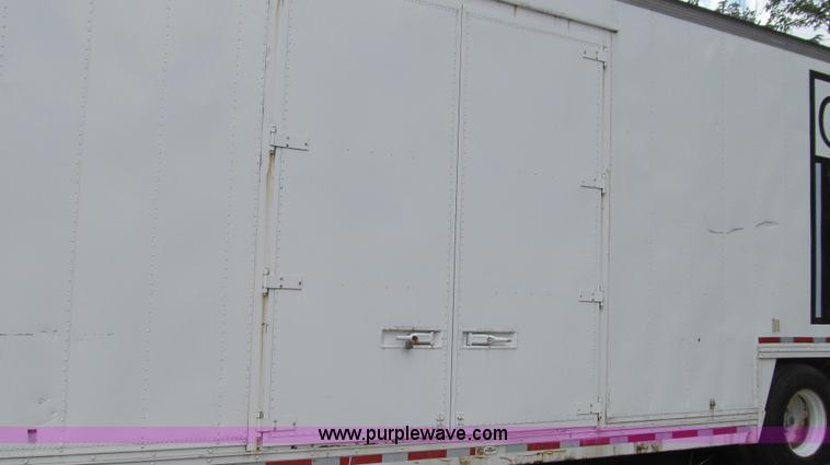image for item G2048 1982 Kentucky dry van trailer