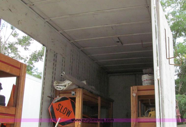 image for item G2048 1982 Kentucky dry van trailer