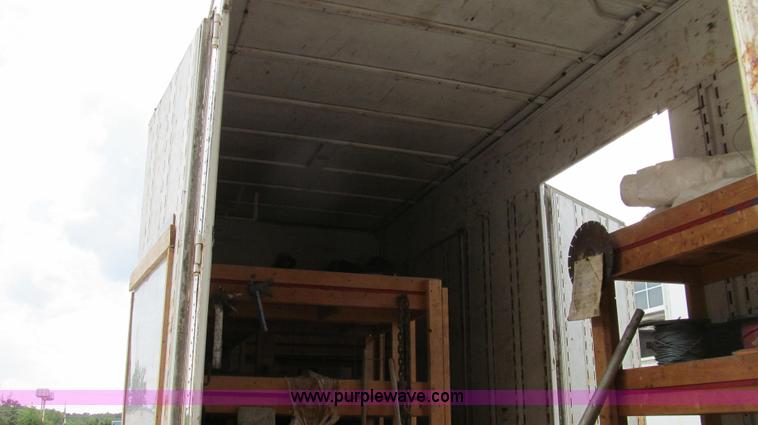 image for item G2048 1982 Kentucky dry van trailer