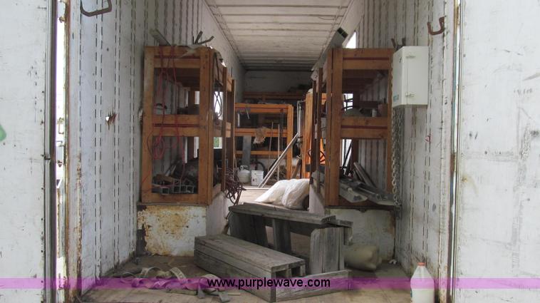 image for item G2048 1982 Kentucky dry van trailer