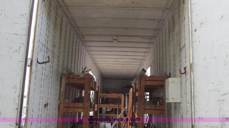 image for item G2048 1982 Kentucky dry van trailer