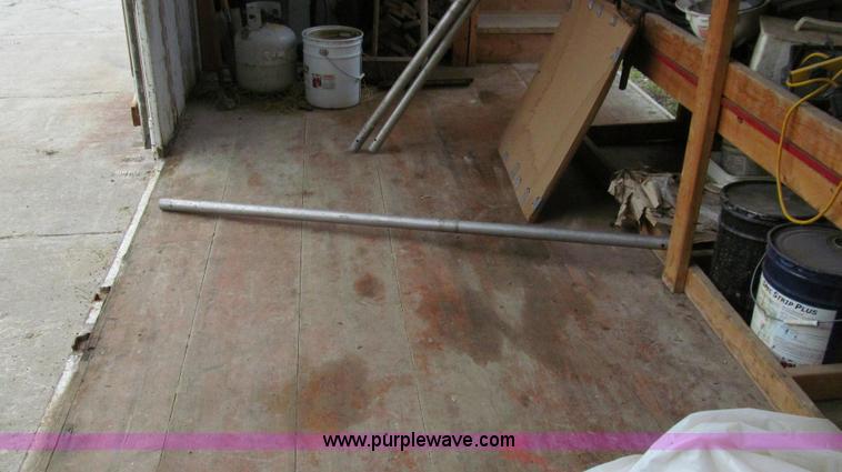 image for item G2048 1982 Kentucky dry van trailer