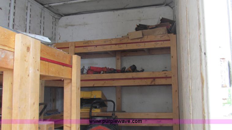 image for item G2048 1982 Kentucky dry van trailer