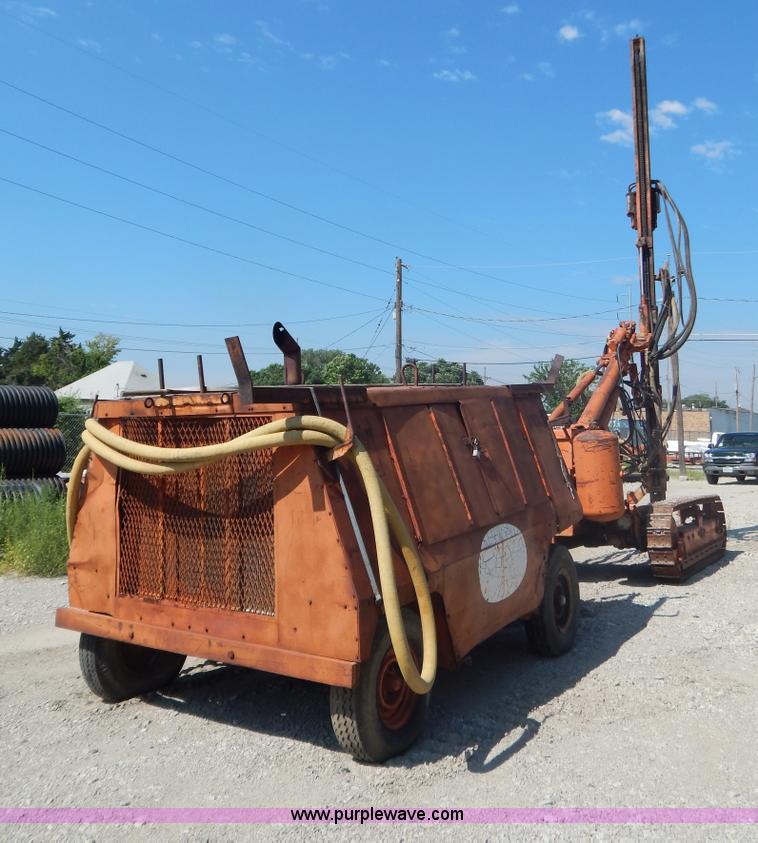 image for item G3287 Joy-Sullivan MS-4E-5 track drill and Joy air compressor