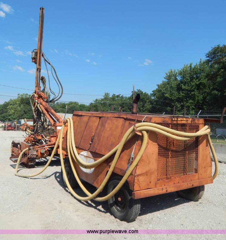 image for item G3287 Joy-Sullivan MS-4E-5 track drill and Joy air compressor