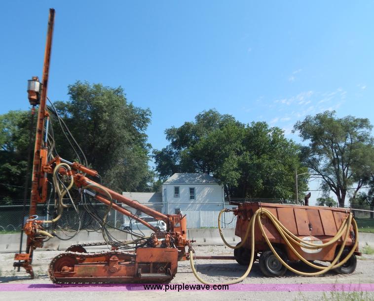 image for item G3287 Joy-Sullivan MS-4E-5 track drill and Joy air compressor