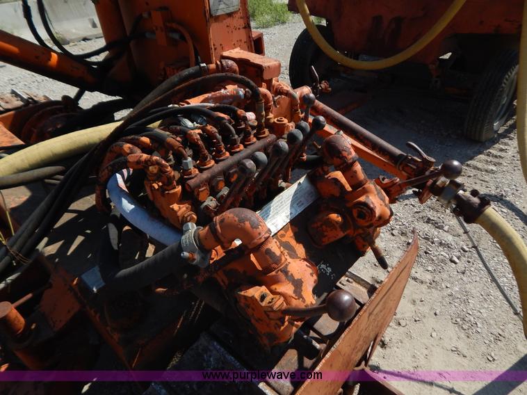 image for item G3287 Joy-Sullivan MS-4E-5 track drill and Joy air compressor