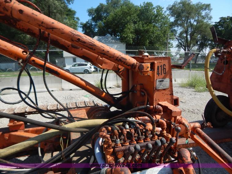 image for item G3287 Joy-Sullivan MS-4E-5 track drill and Joy air compressor