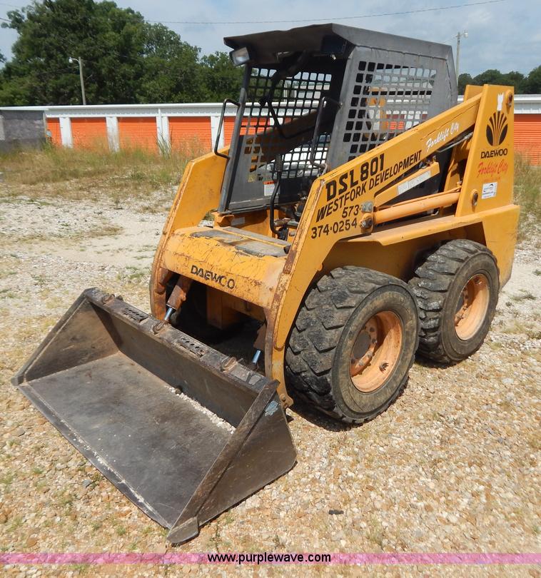 1998 Daewoo DSL801 skid steer in Gravois Mills, MO Item G3311 sold