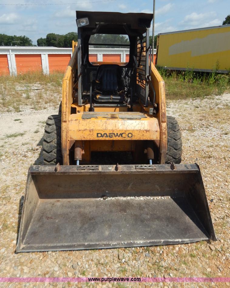 image for item G3311 1998 Daewoo DSL801 skid steer