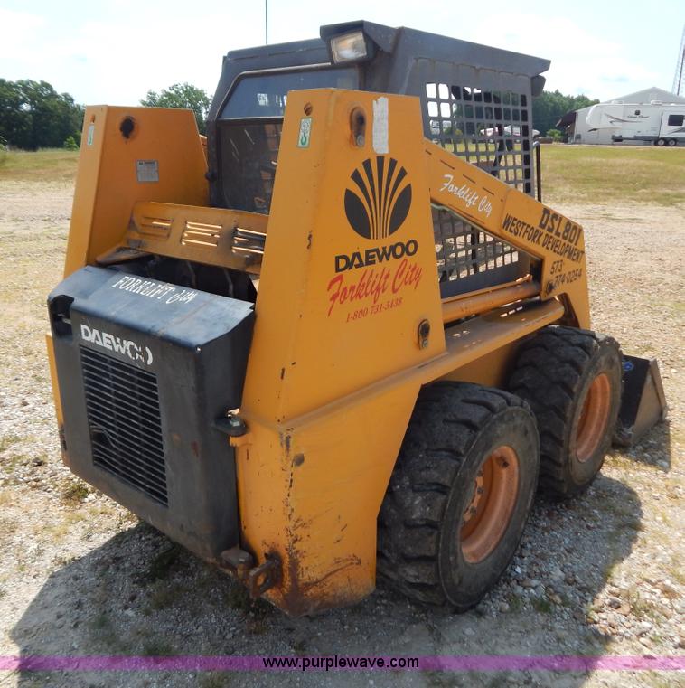 image for item G3311 1998 Daewoo DSL801 skid steer
