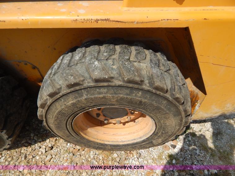 image for item G3311 1998 Daewoo DSL801 skid steer