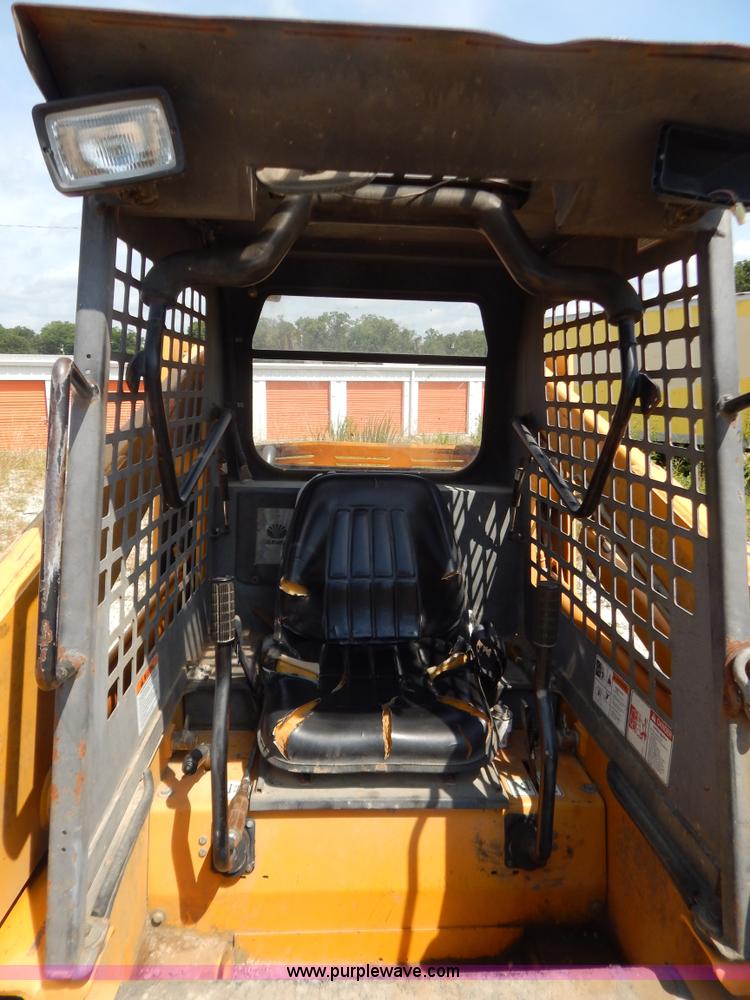 image for item G3311 1998 Daewoo DSL801 skid steer