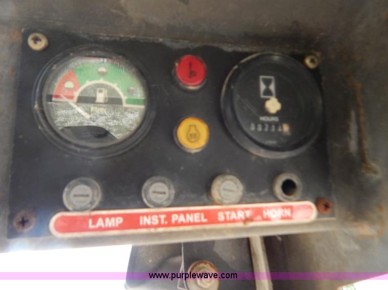 image for item G3311 1998 Daewoo DSL801 skid steer