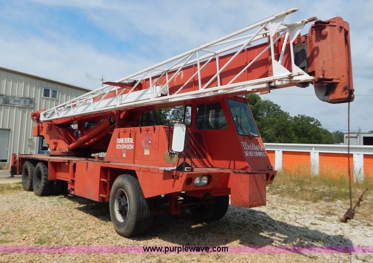 image for item G3312 Koehring 428 crane