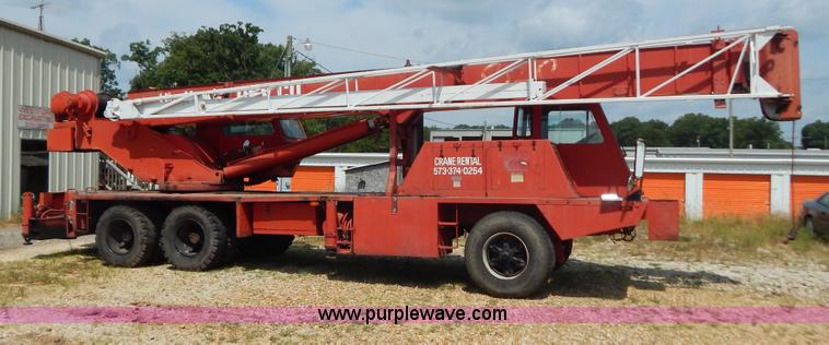 image for item G3312 Koehring 428 crane